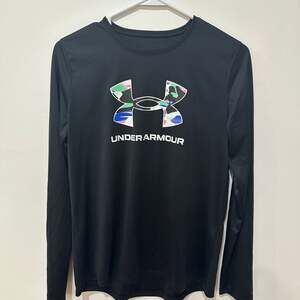 Under Armour Kids' Black Long Sleeve Athletic Shirt Youth XL